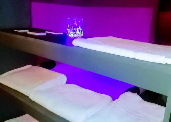 Jacuzzi * بارما